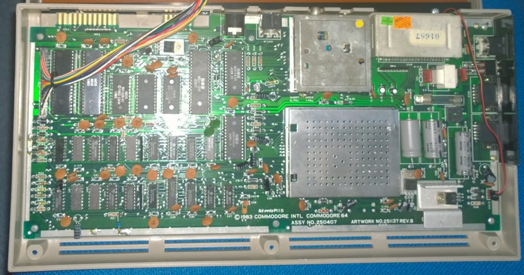 23CT Gold C64 Mod - TFW8b.com