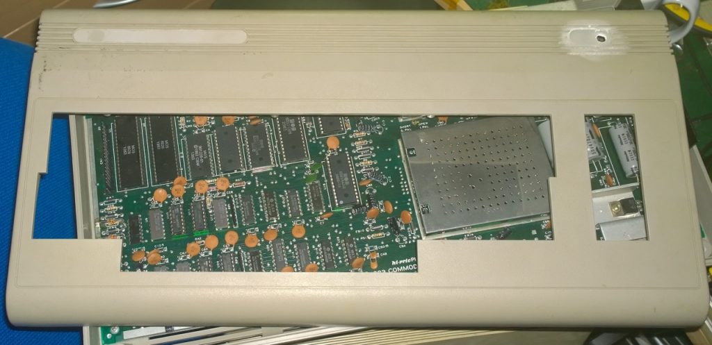 23CT Gold C64 Mod - TFW8b.com