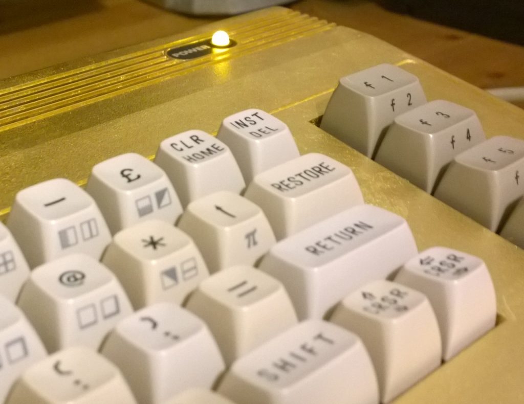 23CT Gold C64 Mod - TFW8b.com