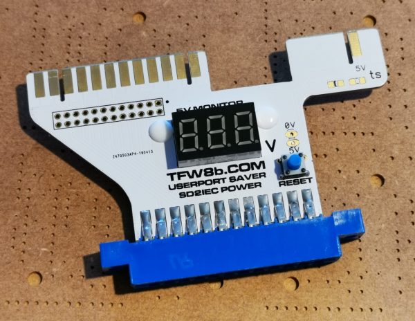 'Userport Saver' - Provides power to SD2IEC and voltage monitor