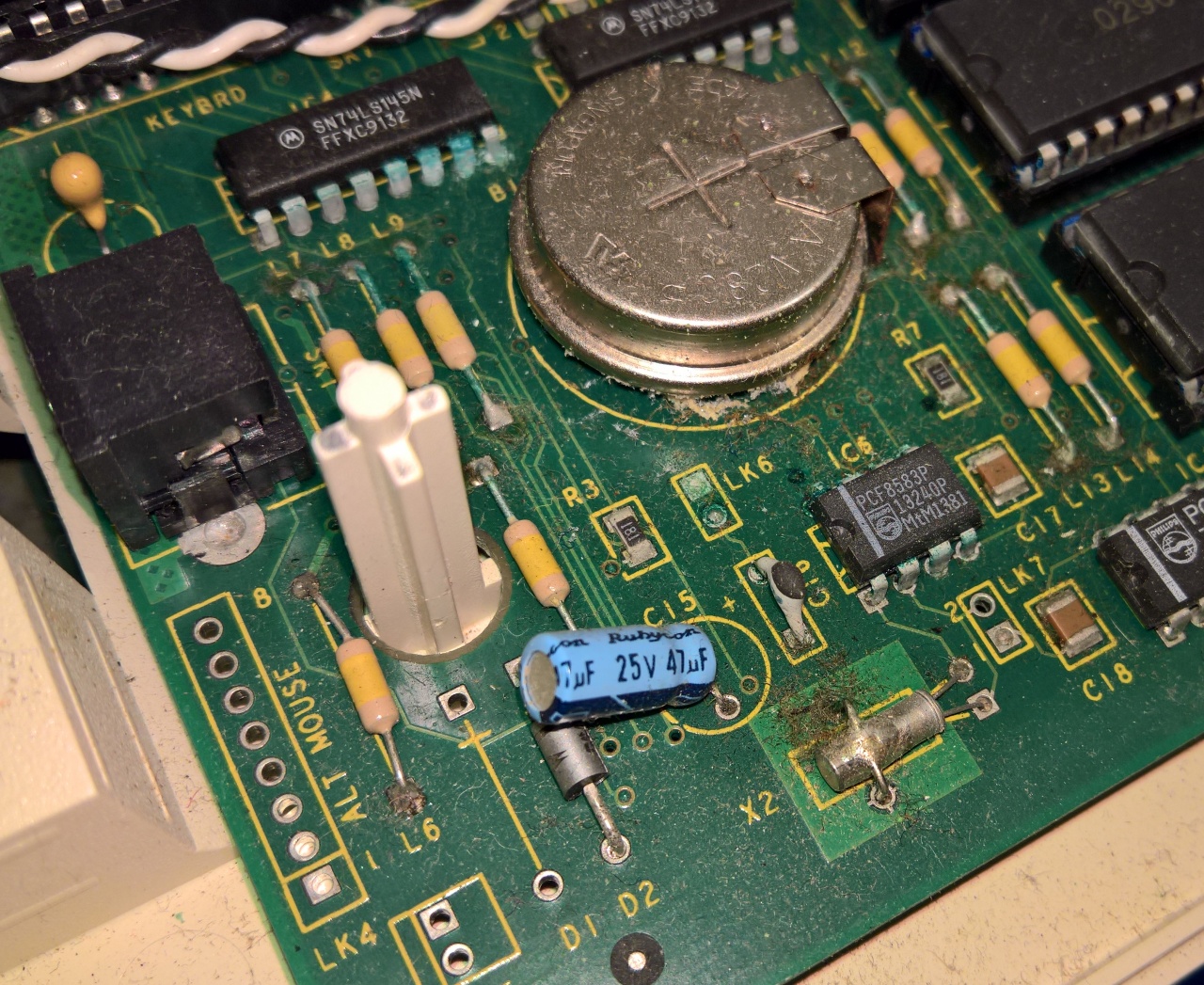 Acorn Archimedes A3000 - Amiga Mouse Conversion & Battery leakage Repair. www.tfw8b.com