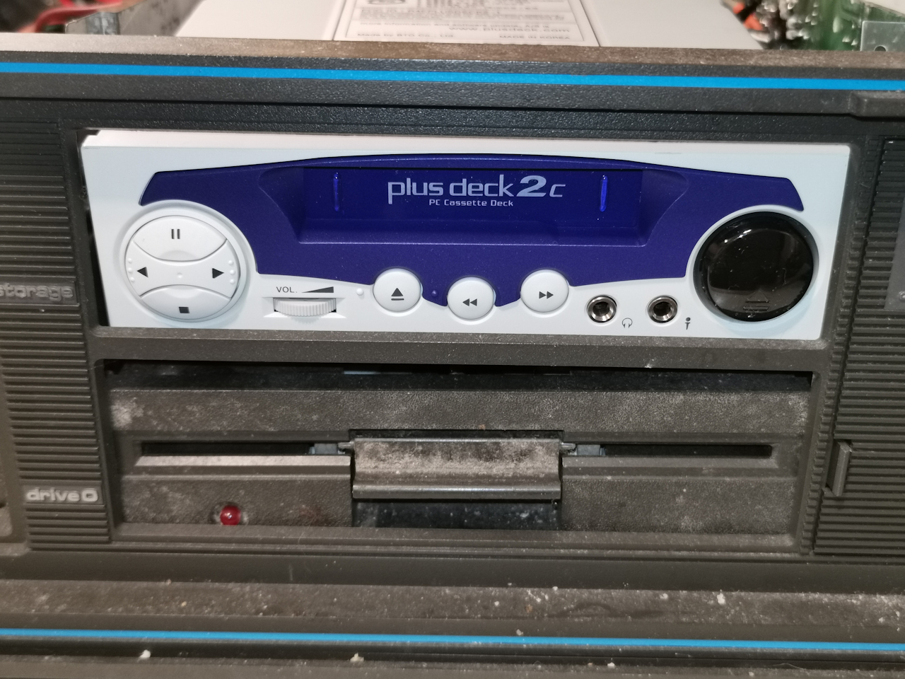 Oh noes.. If you want to point a finger on why the SX20 had such a slow birth, the PlusDeck 2 is probably one of the main culprits. That and 3d printing chassis parts to make it fit. But right now, I just put it in and thought.. good it doesn't fit and anyways I've removed the tape interface and installed JiffyDos.. So no tape loading for you.. He said 😕